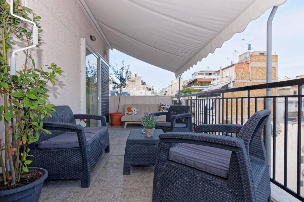 Big Terrace Near Metro And Athens Center Apartment Bagian luar foto